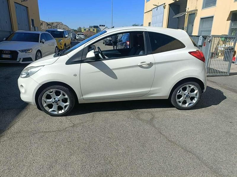 Usata Ford Ka Titanium 69 CV (50 kW) 2010 Bianco Utilitaria