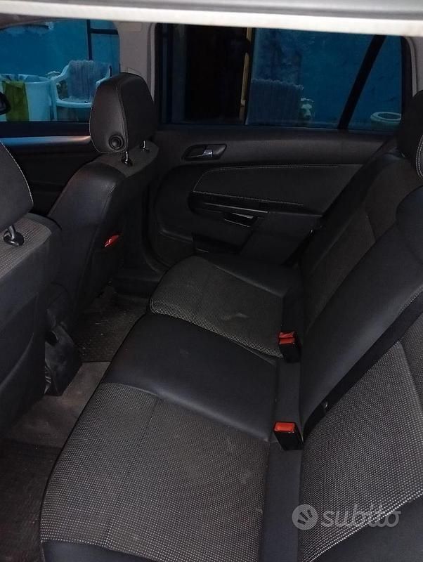 Usata Opel Astra 68 CV (50 kW) 2008 Grigio Station wagon