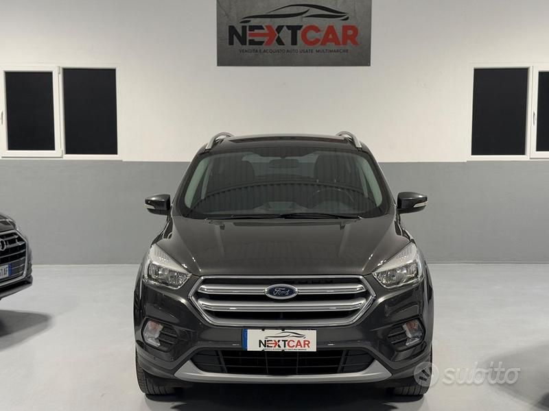 Usata Ford Kuga Business Edition 120 CV (88 kW) 2018 Grigio SUV