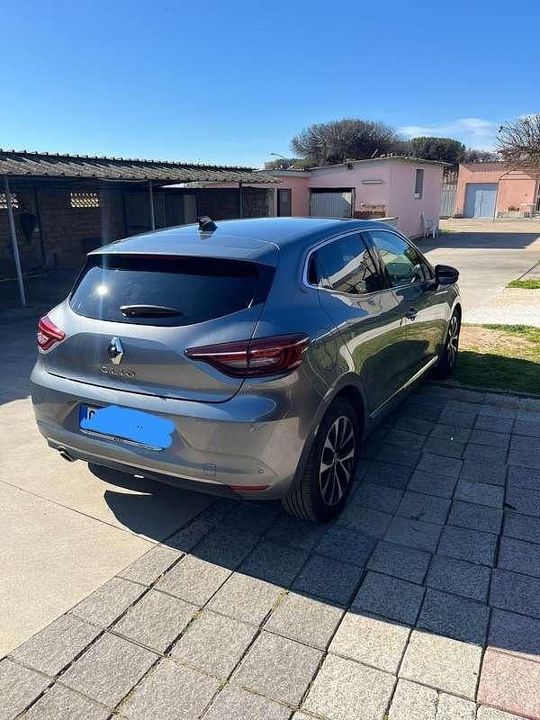 Usata Renault Clio V Techno 101 CV (74 kW) 2023 Grigio Berlina