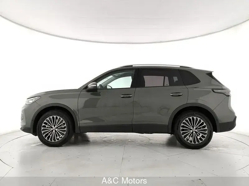 Nuova VW Tiguan Life 150 CV (110 kW) 2026 Grigio SUV
