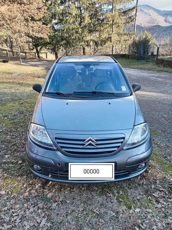 Begagnad Citroën C3 2004 Grå Halvkombi