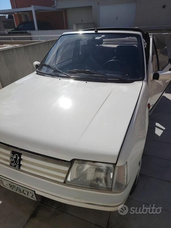 Usata Peugeot 205 54 CV (39 kW) 1991 Bianco Cabrio
