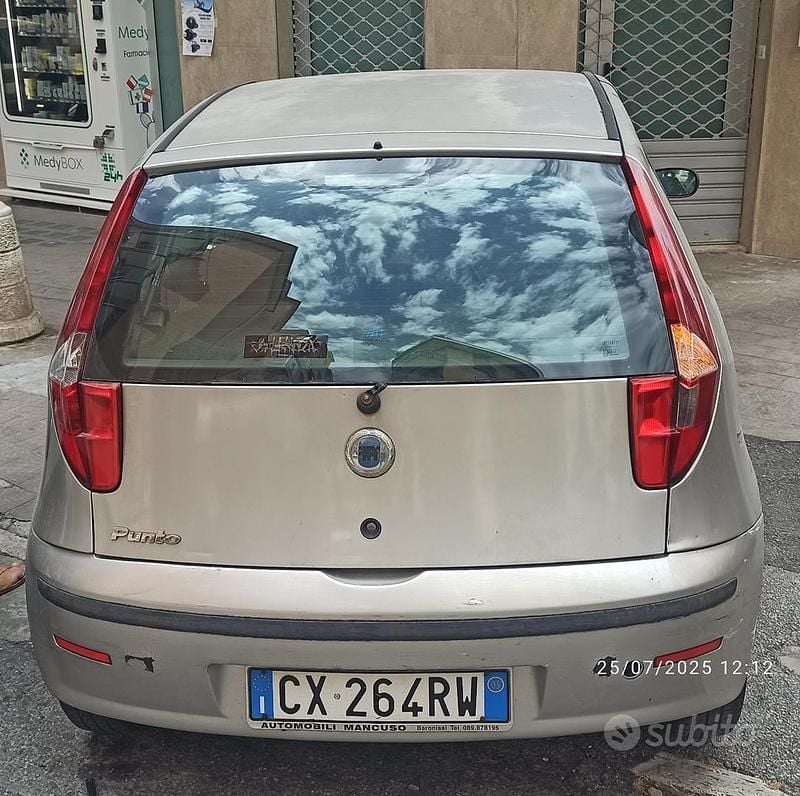 Usata Fiat Punto 60 CV (44 kW) 2005 Grigio Utilitaria