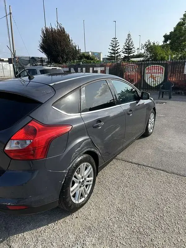 Usata Ford Focus 116 CV (85 kW) 2011 Nero Berlina