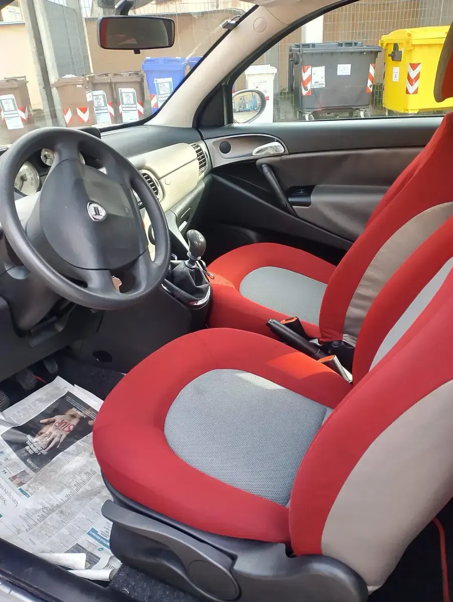 Usata Lancia Ypsilon 60 CV (44 kW) 2006 Oro Utilitaria
