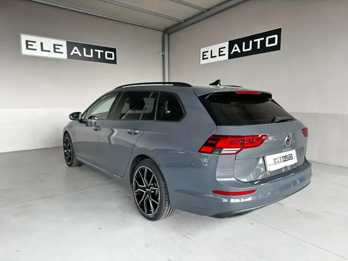 Usata VW Golf VIII Life 150 CV (110 kW) 2022 Grigio Station wagon