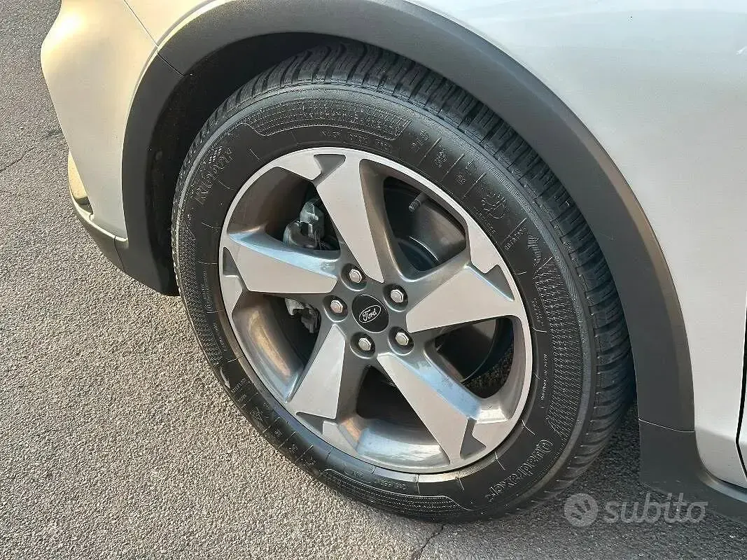 Usata Ford Focus Active 120 CV (88 kW) 2019 Grigio Station wagon