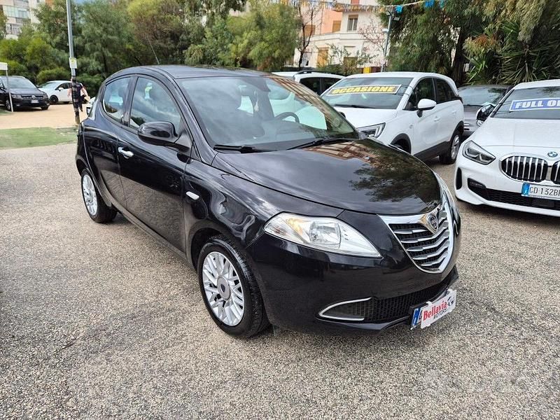 Usata Lancia Ypsilon Gold 69 CV (50 kW) 2015 Nero Utilitaria