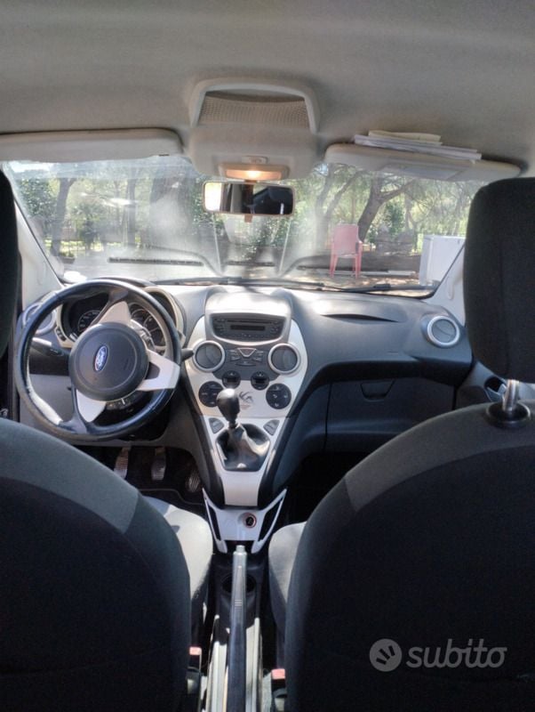 Usata Ford Ka 75 CV (55 kW) 2012 Nero Utilitaria