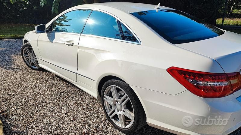 Usata Mercedes E350 265 CV (194 kW) 2013 Bianco Coupé