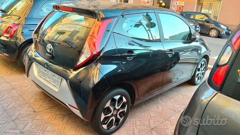 Usata Toyota Aygo Business Edition 69 CV (50 kW) 2019 Nero Utilitaria
