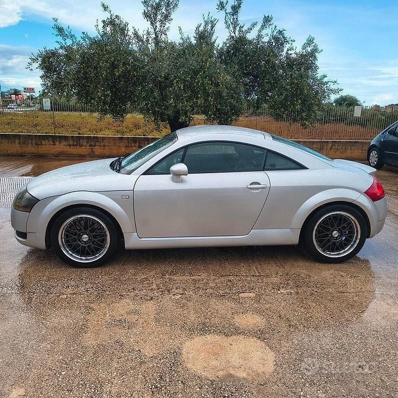 Usata Audi TT 225 CV (165 kW) 1999 Grigio Coupé