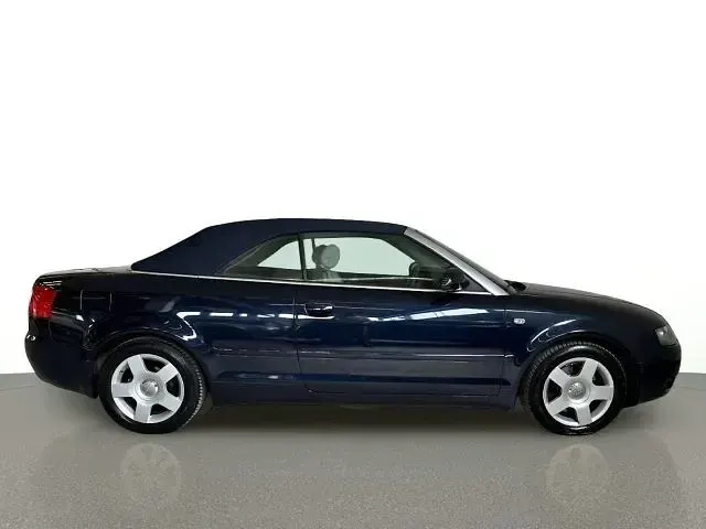 Gebraucht Audi A4 163 PS (119 kW) 2004 Blau Cabrio