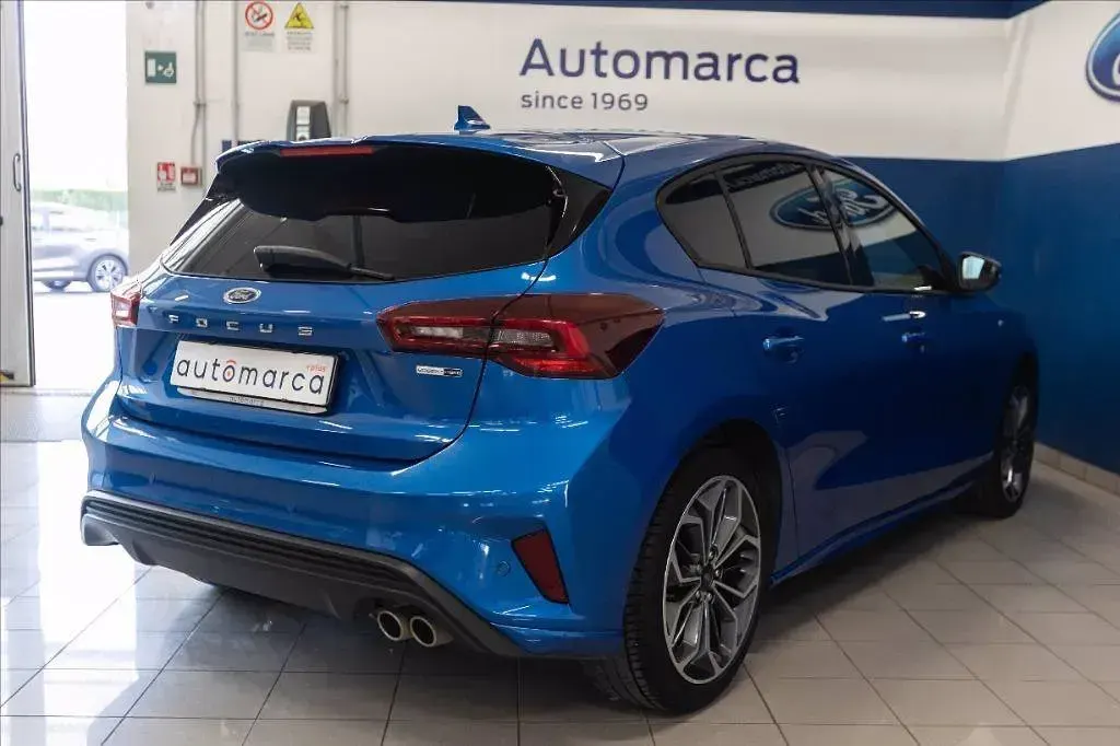 Usata Ford Focus ST-Line 125 CV (91 kW) 2022 Blu metallizzato Berlina