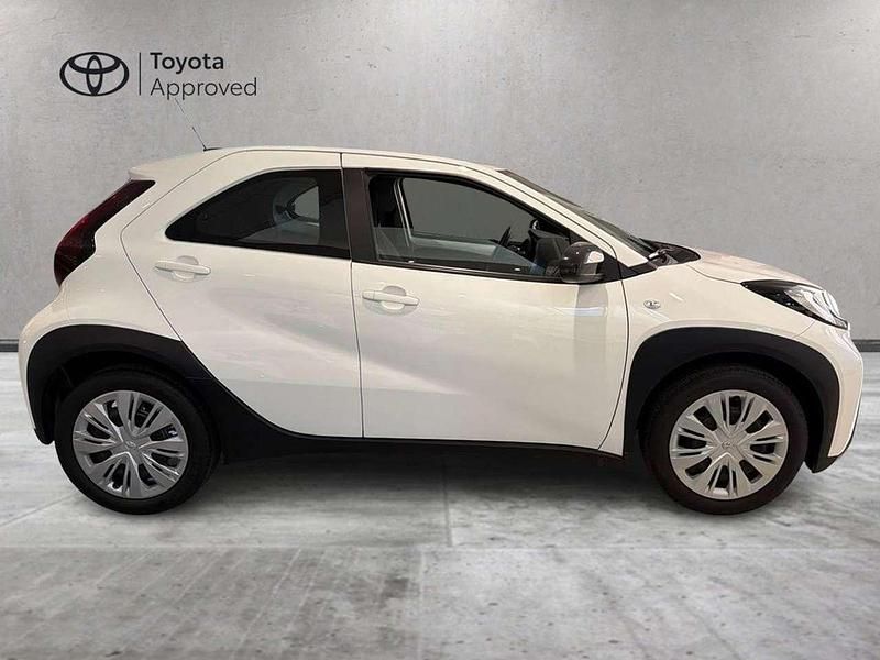 Usata Toyota Aygo X Active 72 CV (52 kW) 2022 Bianco SUV