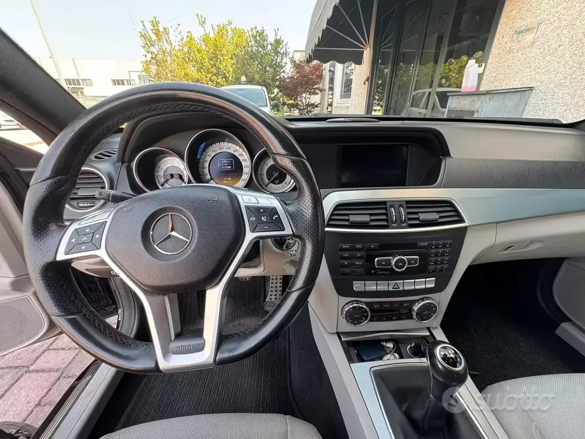 Usata Mercedes C220 170 CV (125 kW) 2013 Nero Coupé