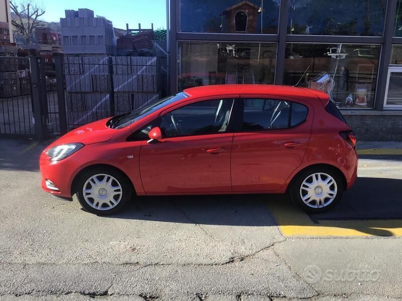 Rosso Usata 2016 Opel Corsa Tre volumi | 8900 € (Cara) - Immagine 1/4