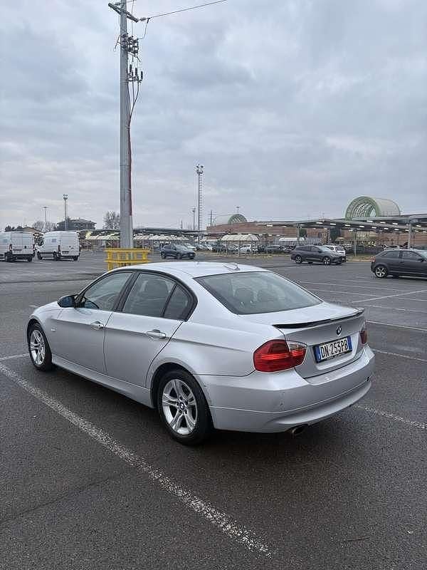 Usata BMW 320 177 CV (130 kW) 2008 Berlina
