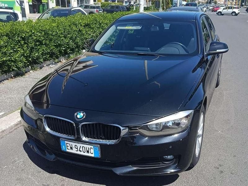 Usata BMW 318 143 CV (105 kW) 2014 Nero Berlina