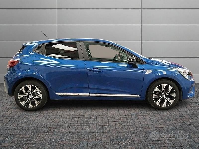 Usata Renault Clio V Techno 90 CV (66 kW) 2022 Blu Berlina