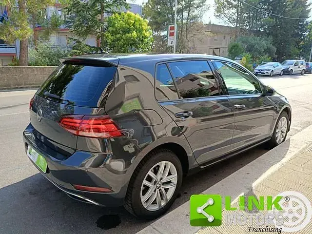 Usata VW Golf VII Sport 116 CV (85 kW) 2019 Grigio Berlina