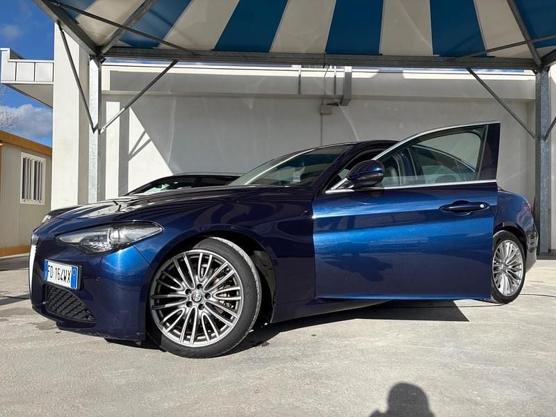 Blu Usata 2016 Alfa Romeo Giulia Super Tre volumi | 10.990 € (Super prezzo) - Immagine 1/4