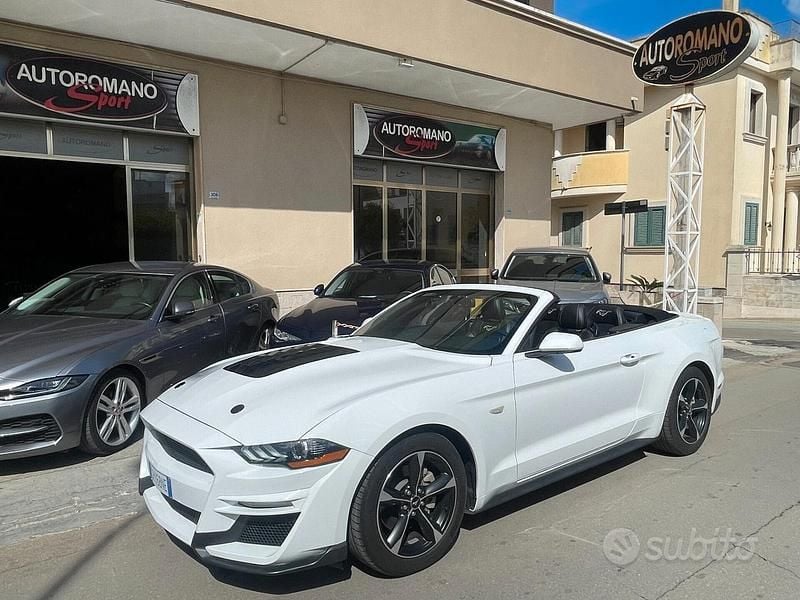 Usata Ford Mustang Convertible 314 CV (230 kW) 2018 Bianco Cabrio