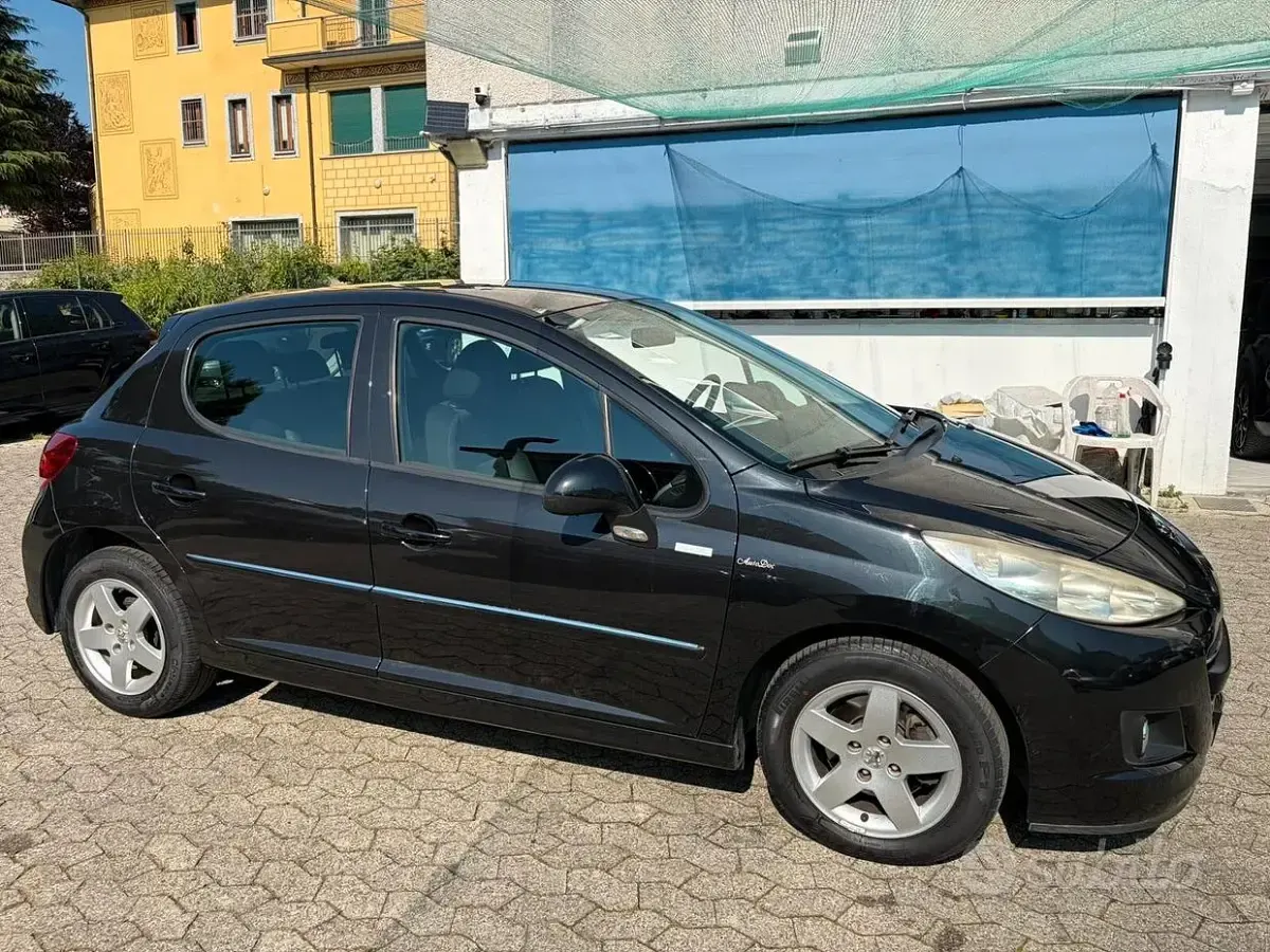 Usata Peugeot 207 95 CV (69 kW) 2010 Grigio Berlina