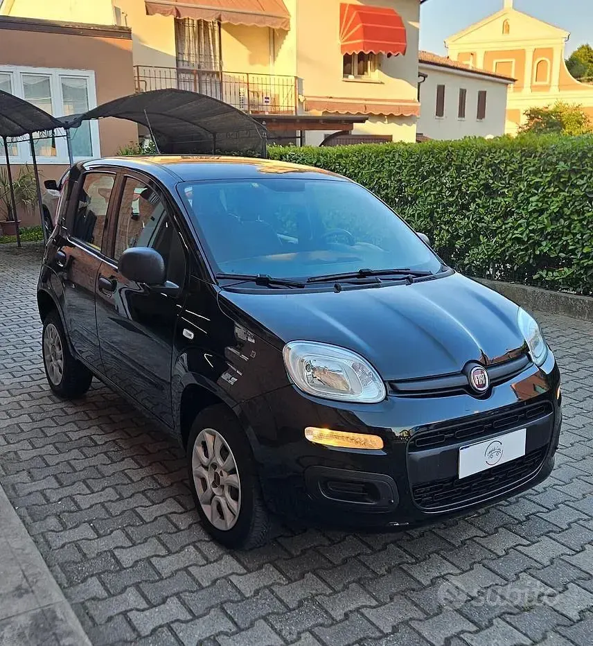Usata Fiat Panda Easy 71 CV (52 kW) 2020 Nero Utilitaria