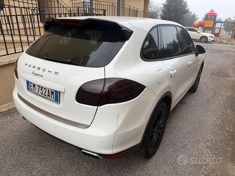 Usata Porsche Cayenne 245 CV (180 kW) 2012 Bianco SUV