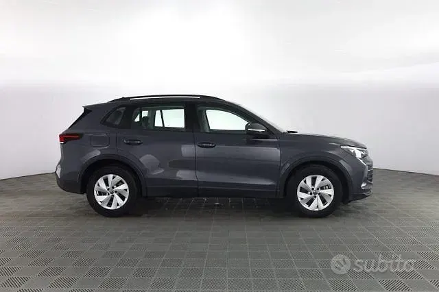 Usata VW Tiguan Life 150 CV (110 kW) 2025 Dolphin grey SUV