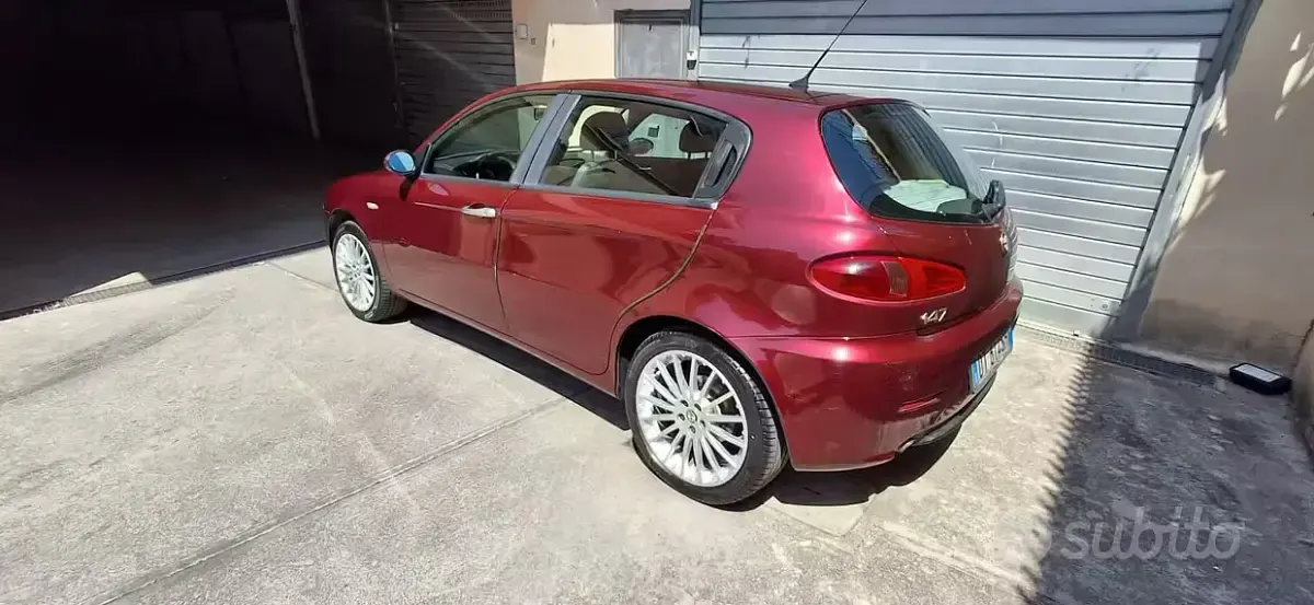 Usata Alfa Romeo 147 120 CV (88 kW) 2008 Rosso Utilitaria