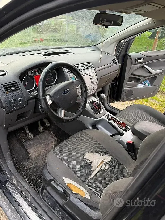 Usata Ford Kuga 140 CV (102 kW) 2011 SUV