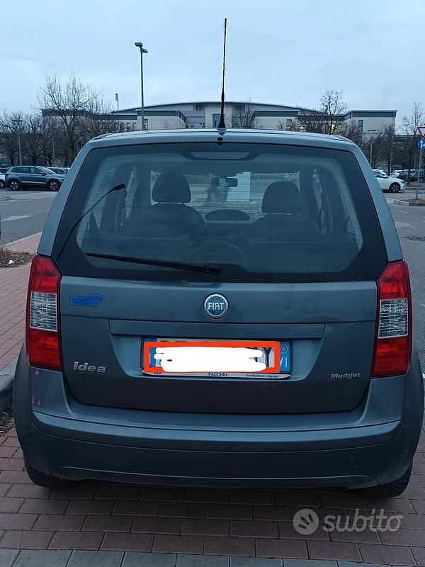 Usata Fiat Idea 101 CV (74 kW) 2006 Grigio Monovolume