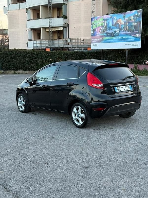 Usata Ford Fiesta 95 CV (69 kW) 2010 Utilitaria