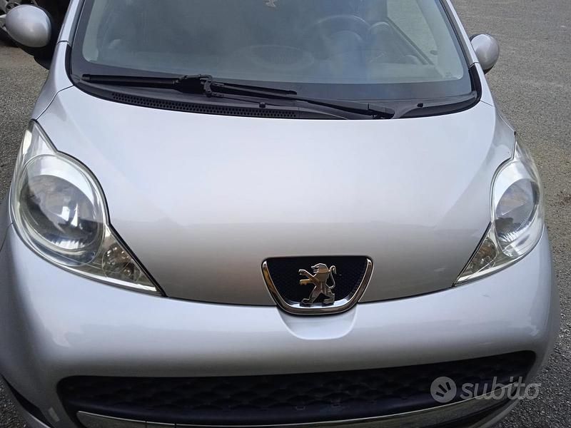 Usata Peugeot 107 68 CV (50 kW) 2012 Utilitaria