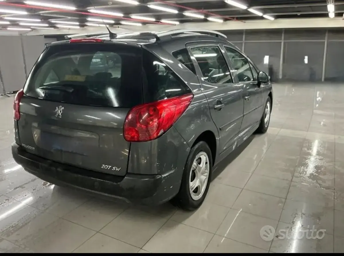 Usata Peugeot 207 73 CV (53 kW) 2010 Grigio Station wagon