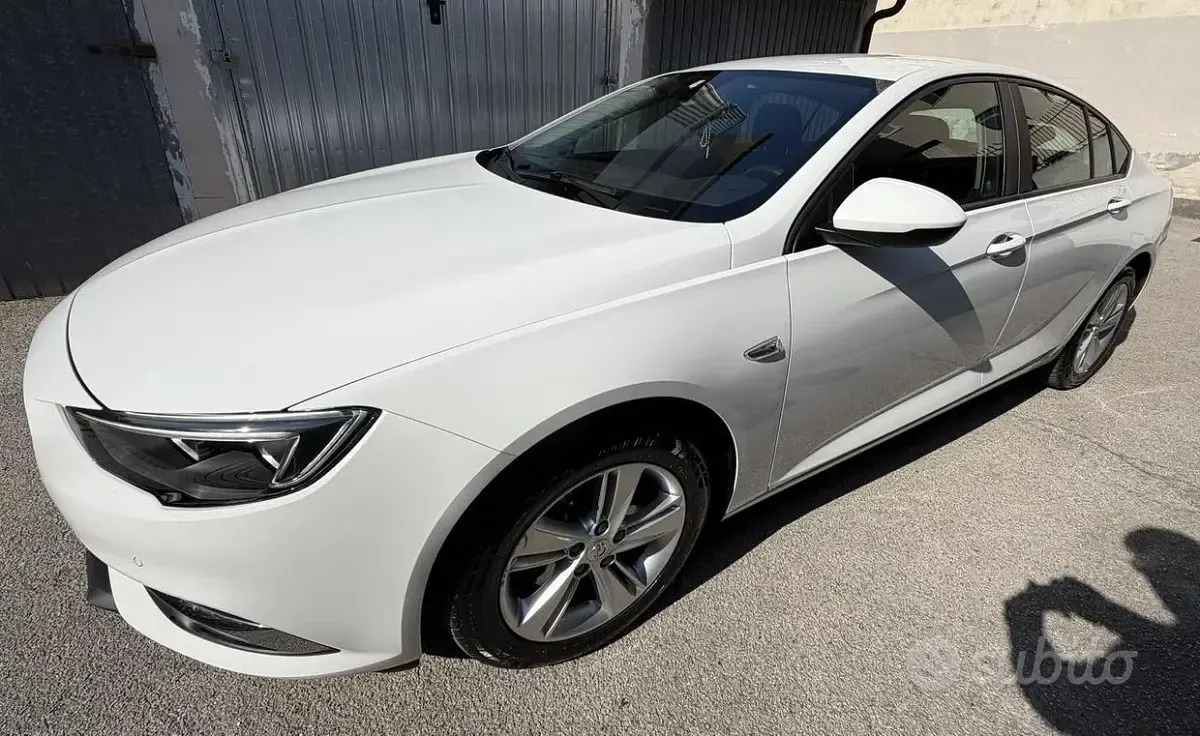 Usata Opel Insignia Sport 170 CV (125 kW) 2017 Bianco Berlina