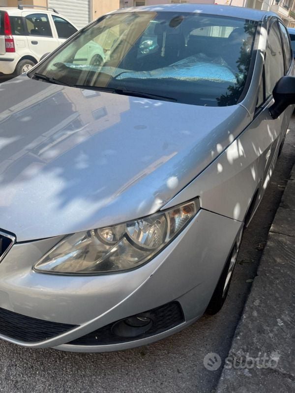 Usata Seat Ibiza 70 CV (51 kW) 2010 Grigio Berlina