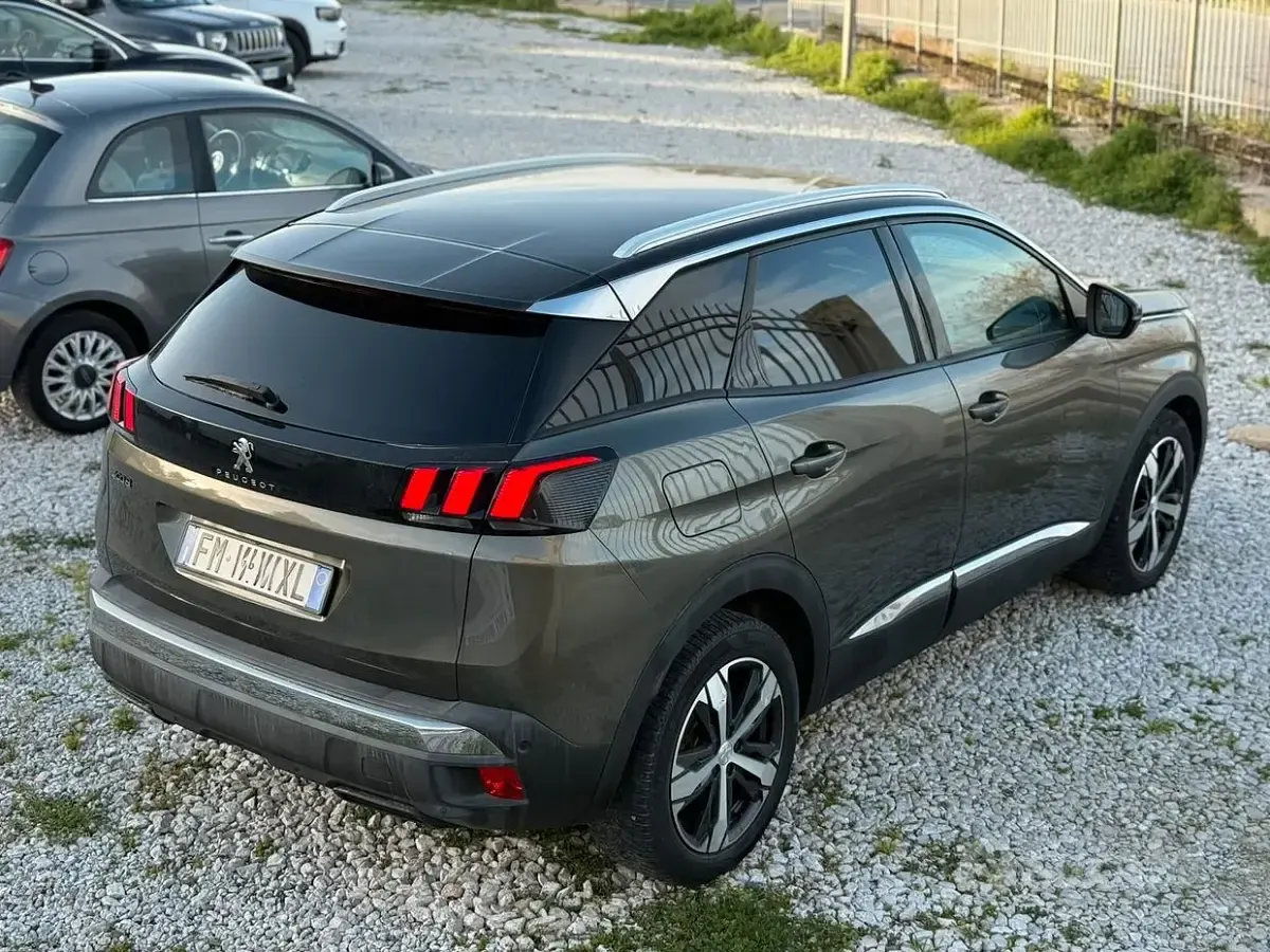 Usata Peugeot 3008 Allure 131 CV (96 kW) 2018 Grigio SUV