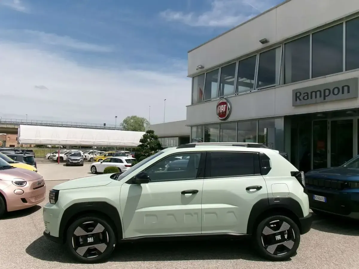 Nuova Fiat Grande Panda La Prima 110 CV (80 kW) 2026 Blu/azzurro Utilitaria