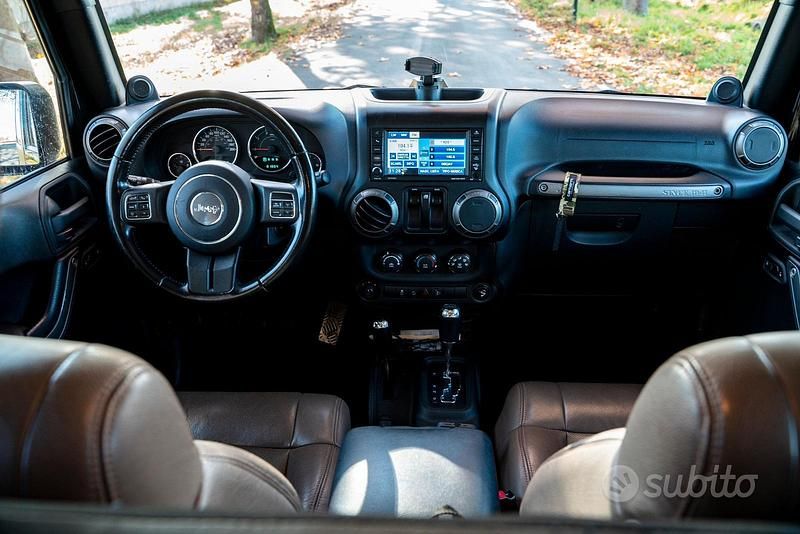 Usata Jeep Wrangler Sahara 200 CV (147 kW) 2011 Nero SUV