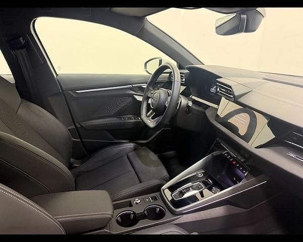 Usata Audi A3 Comfort 150 CV (110 kW) 2024 Bianco Utilitaria