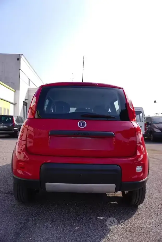 Usata Fiat Panda 4x4 85 CV (62 kW) 2019 Rosso Utilitaria