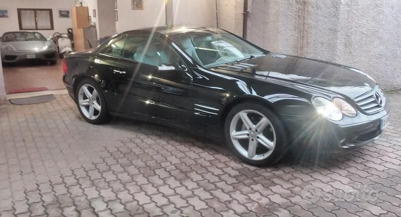 Usata Mercedes SL500 244 CV (179 kW) 2004 Nero Cabrio