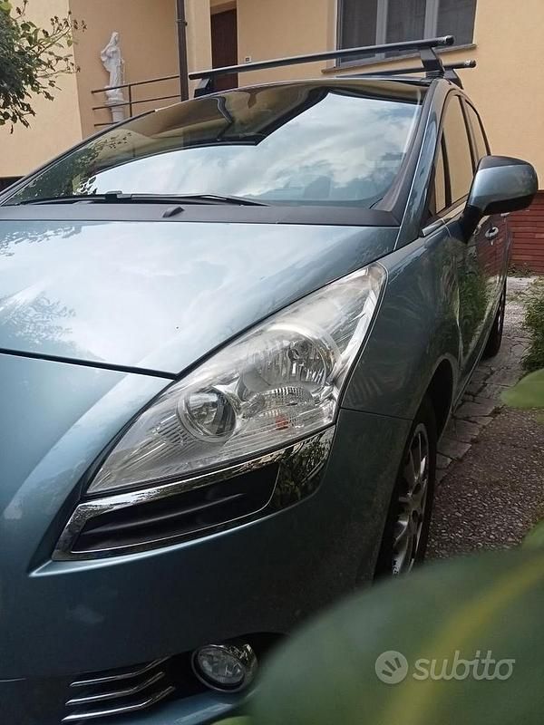 Usata Peugeot 5008 Active 115 CV (84 kW) 2012 Blu/azzurro Monovolume