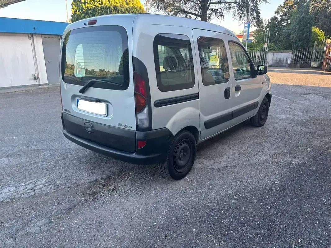 Usata Renault Kangoo Privilege 65 CV (47 kW) 2002 Monovolume