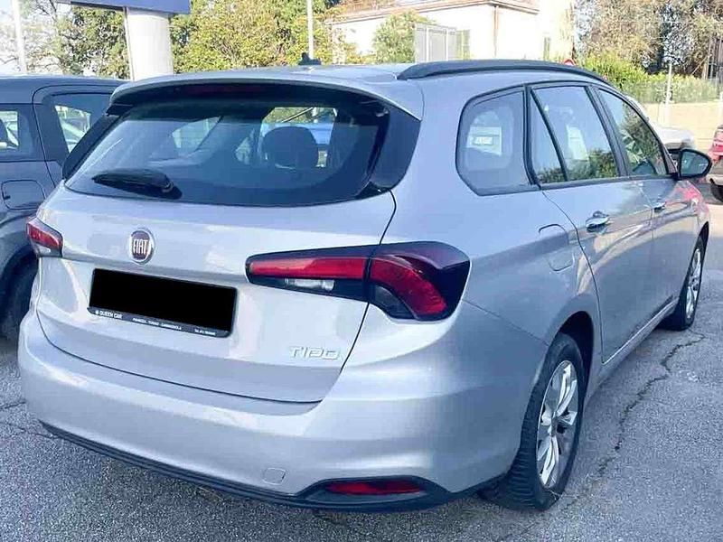 Usata Fiat Tipo Easy 95 CV (69 kW) 2019 Argento Station wagon