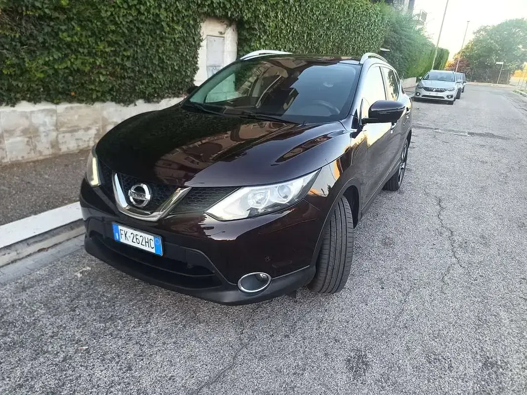 Usata Nissan Qashqai N-Connecta 110 CV (80 kW) 2017 Nero SUV